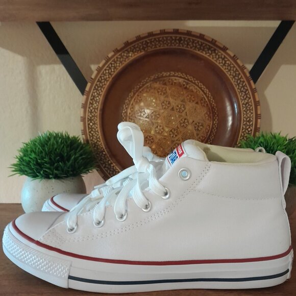 SOLD🟣🟣🟣🟣🟣🟣🟣🟣Chuck Taylor All Star Mid  Canvas White Sneakers Men's 8 - Picture 3 of 11
